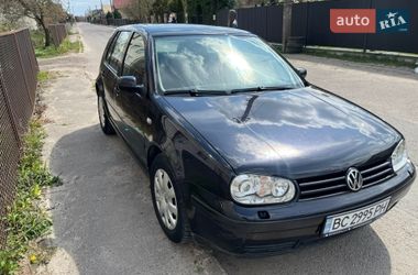 Хэтчбек Volkswagen Golf 2003 в Городке