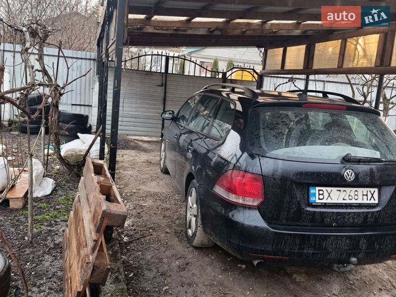 Универсал Volkswagen Golf 2009 в Староконстантинове