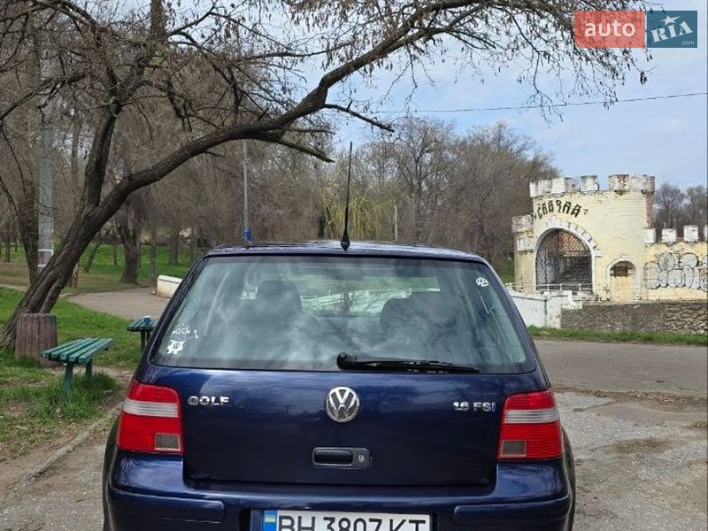 Хэтчбек Volkswagen Golf 2003 в Одессе