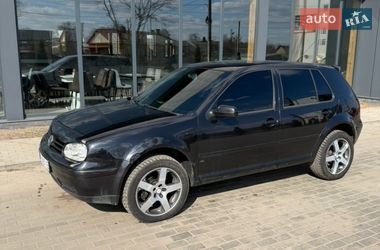 Хетчбек Volkswagen Golf 2002 в Березному