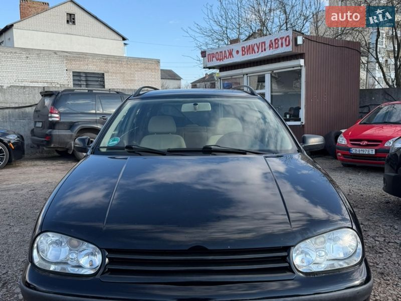 Универсал Volkswagen Golf 2001 в Чернигове