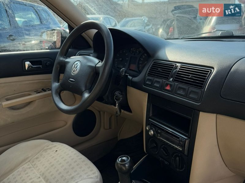 Универсал Volkswagen Golf 2001 в Чернигове