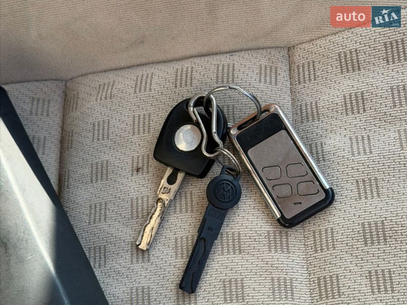 Универсал Volkswagen Golf 2001 в Чернигове