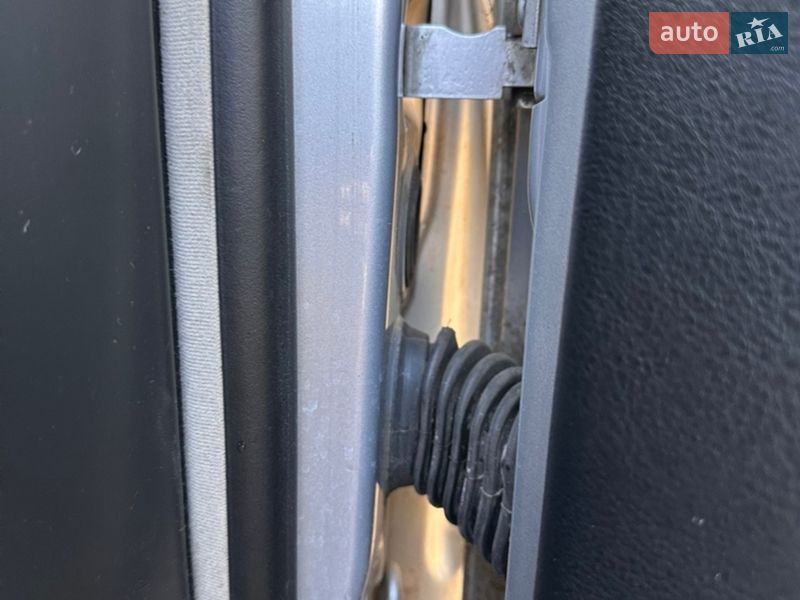 Хэтчбек Volkswagen Golf 2002 в Виннице