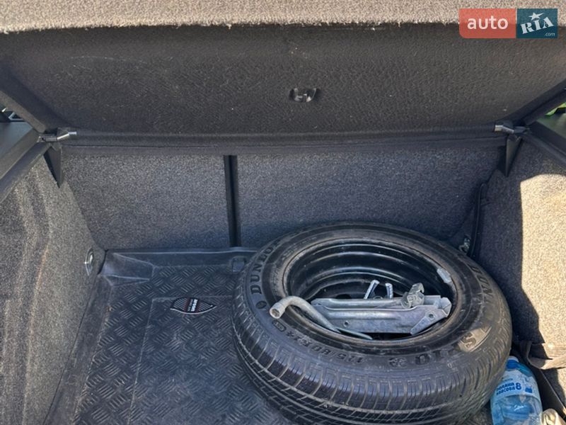 Хэтчбек Volkswagen Golf 2002 в Виннице