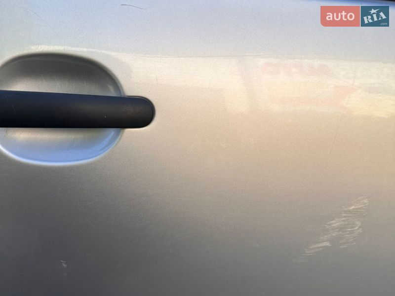 Хэтчбек Volkswagen Golf 2002 в Виннице