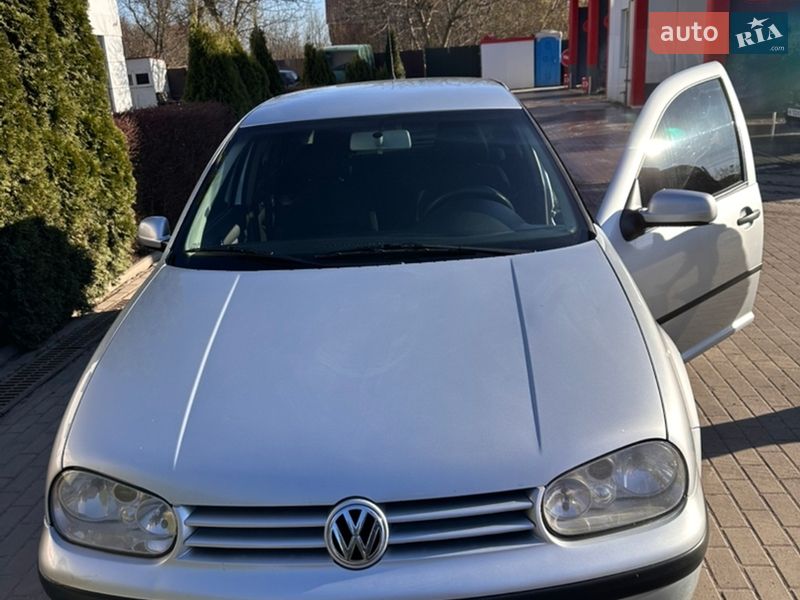 Volkswagen Golf 2002