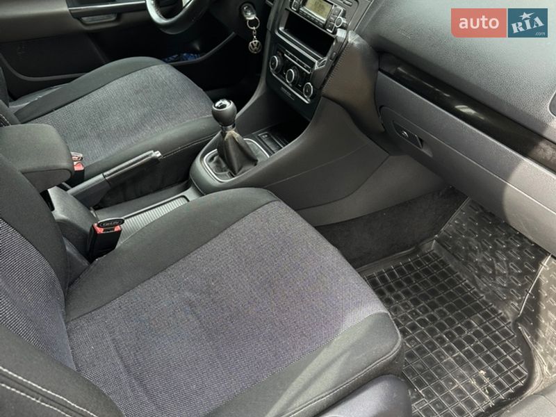 Универсал Volkswagen Golf 2011 в Звенигородке