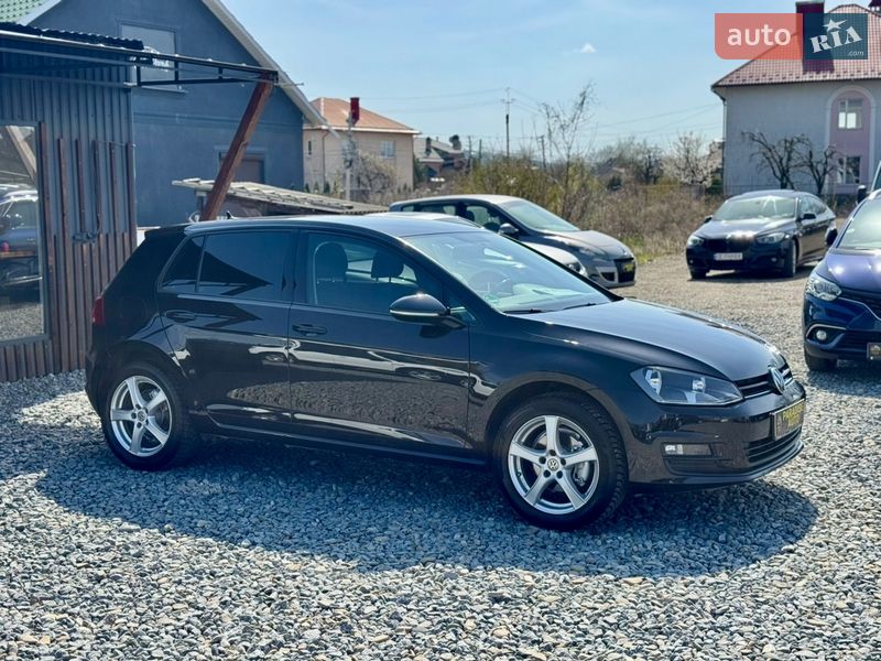 Хэтчбек Volkswagen Golf 2017 в Черновцах