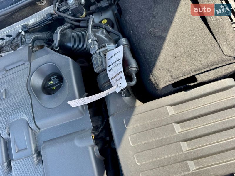 Хэтчбек Volkswagen Golf 2017 в Черновцах