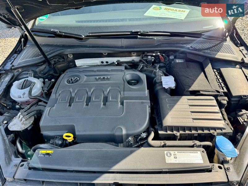 Хэтчбек Volkswagen Golf 2017 в Черновцах