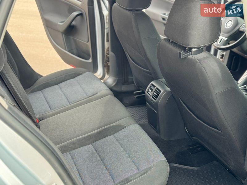 Универсал Volkswagen Golf 2012 в Нововолынске