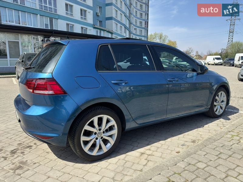 Хэтчбек Volkswagen Golf 2019 в Ивано-Франковске