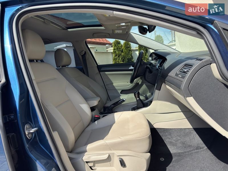 Хэтчбек Volkswagen Golf 2019 в Ивано-Франковске