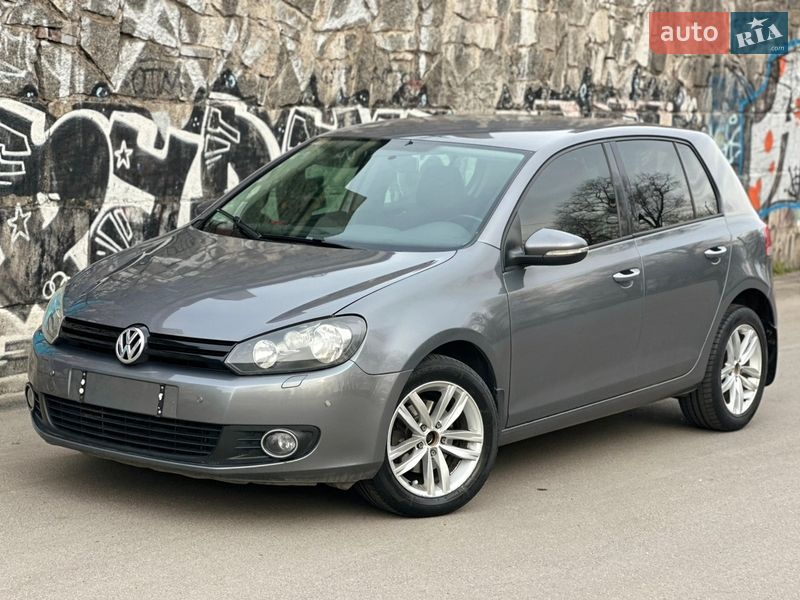 Хэтчбек Volkswagen Golf 2011 в Днепре