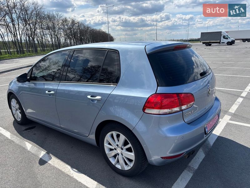 Хэтчбек Volkswagen Golf 2011 в Днепре