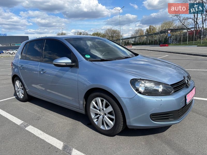 Хэтчбек Volkswagen Golf 2011 в Днепре