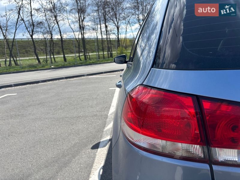 Хэтчбек Volkswagen Golf 2011 в Днепре