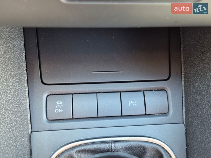 Хэтчбек Volkswagen Golf 2011 в Днепре