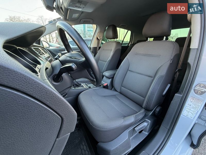 Хэтчбек Volkswagen Golf 2018 в Киеве