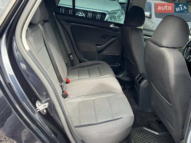 Универсал Volkswagen Golf 2010 в Полтаве