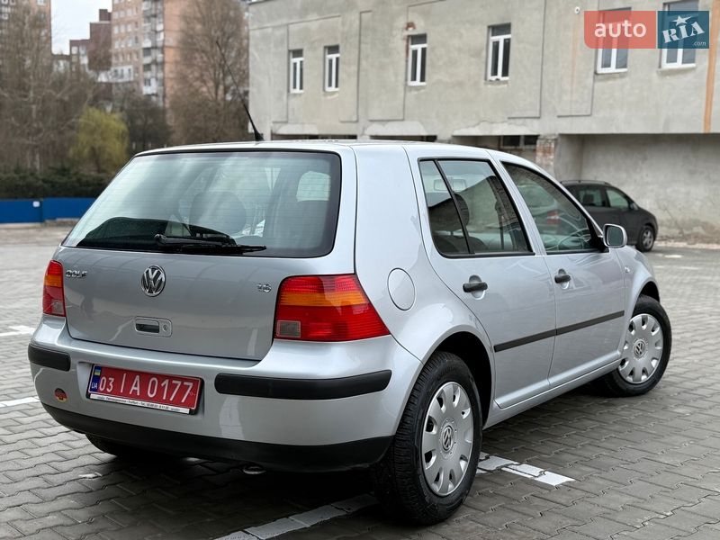Хэтчбек Volkswagen Golf 2003 в Тернополе