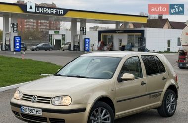 Хэтчбек Volkswagen Golf 2001 в Хмельницком