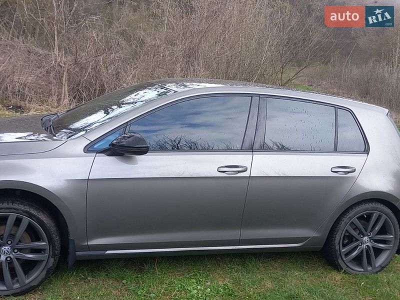 Хэтчбек Volkswagen Golf 2013 в Ромнах