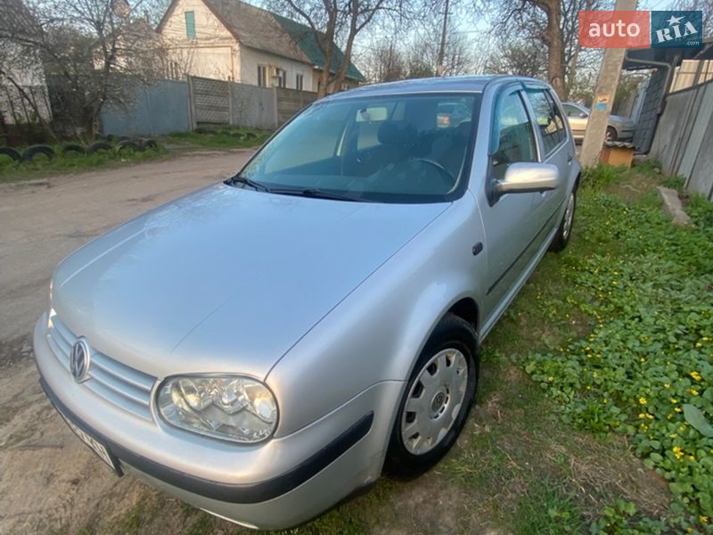 Хэтчбек Volkswagen Golf 2000 в Днепре
