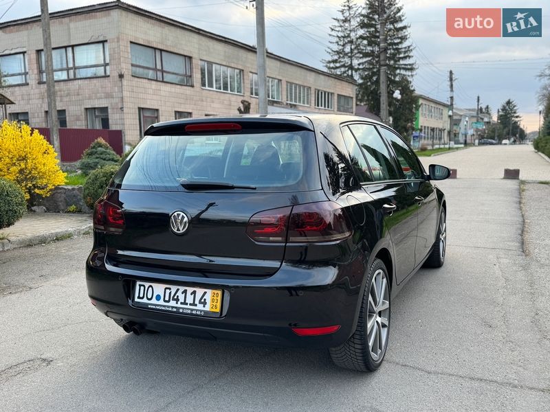 Хэтчбек Volkswagen Golf 2009 в Умани