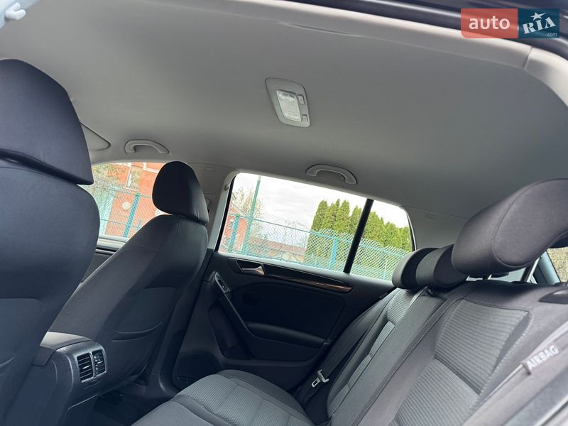 Хэтчбек Volkswagen Golf 2009 в Умани