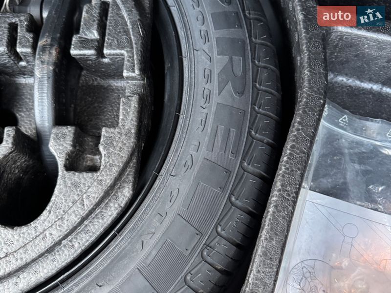 Хэтчбек Volkswagen Golf 2009 в Умани