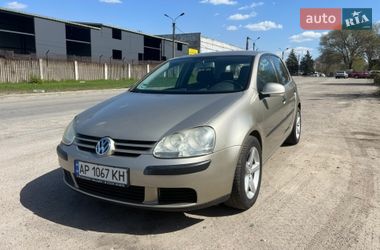 Хетчбек Volkswagen Golf 2004 в Запоріжжі