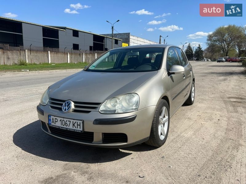 Volkswagen Golf 2004