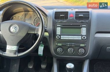 Хэтчбек Volkswagen Golf 2007 в Надворной