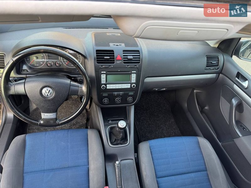 Хэтчбек Volkswagen Golf 2007 в Надворной