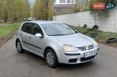 Хэтчбек Volkswagen Golf 2004 в Киеве