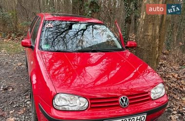 Хэтчбек Volkswagen Golf 2002 в Ужгороде