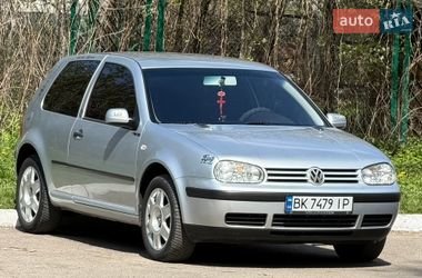 Хэтчбек Volkswagen Golf 2003 в Ровно