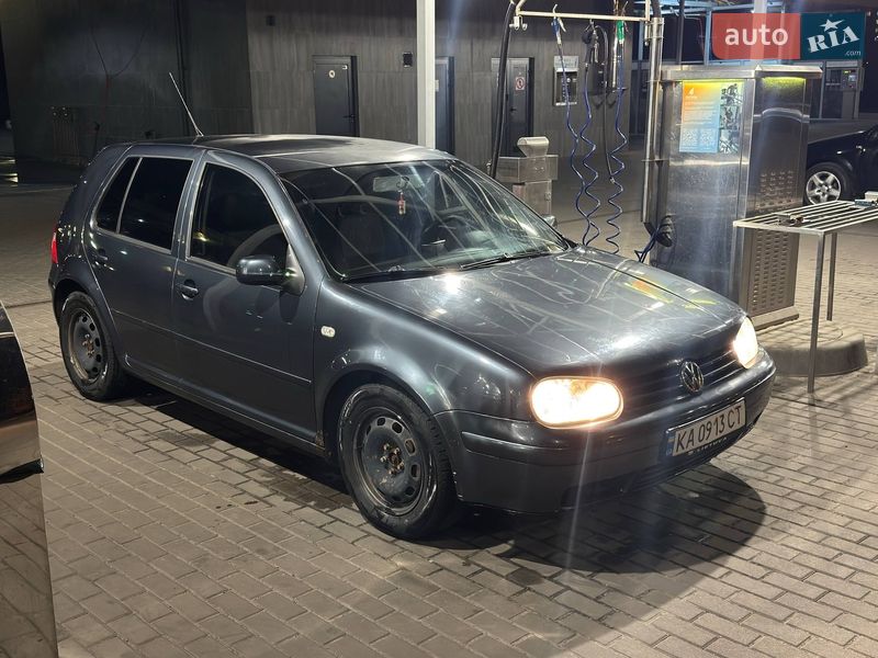 Volkswagen Golf 2004