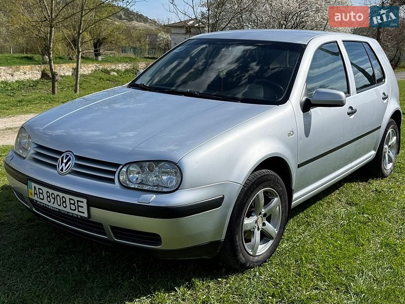Volkswagen Golf 2004