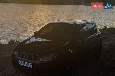 Хэтчбек Volkswagen Golf 2004 в Виннице