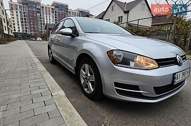 Универсал Volkswagen Golf 2015 в Киеве