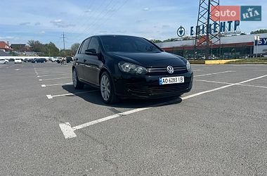 Хетчбек Volkswagen Golf 2012 в Ужгороді