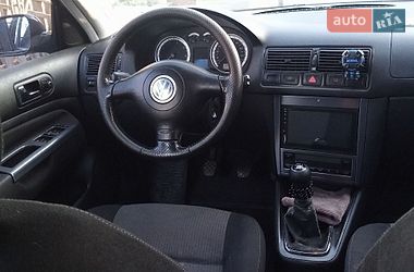 Хетчбек Volkswagen Golf 2003 в Ладижині