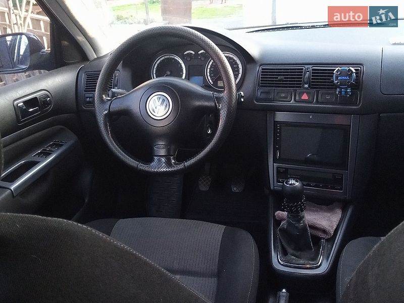 Volkswagen Golf 2003