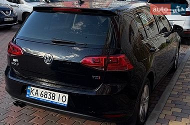 Хэтчбек Volkswagen Golf 2017 в Киеве
