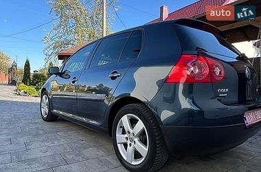 Хетчбек Volkswagen Golf 2008 в Луцьку