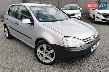 Хэтчбек Volkswagen Golf 2004 в Хмельницком