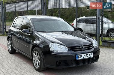 Хетчбек Volkswagen Golf 2004 в Запоріжжі